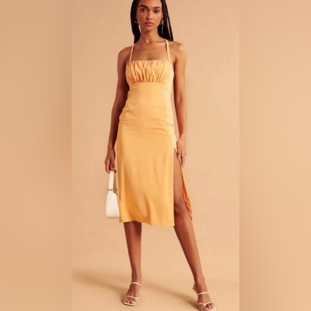 NWT Abercrombie Creamsicle Ruched Midi Dress with Criss-Cross Back (Size L)